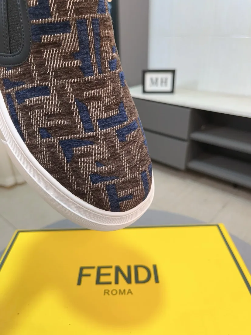 Men's shoes 💰400🌸🌸【FENDI】(velvet lining and leather lining are preferred when ordering) F's new product is on the market, imported concave and convex surface waterproof cloth, classic rhombus pattern F's craftsmanship, high-end and classy, ​​comfortable on the feet, versatile to wear, full of three-dimensional sense, 3 colors available, size: 38-44 (37.45, can be customized, cannot be returned)